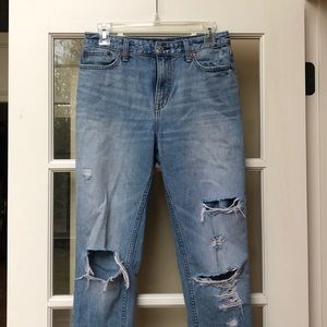 Distressed Girlfriend jeans